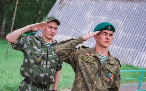 Юнармейцы в строй
